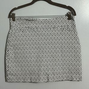 Attyre Black and White Patterned Skort with pockets size 12 never worn